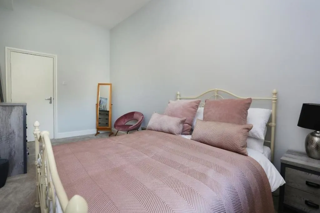 Bournecoast: Modern Apartment Near Town/Beach-2754 Bournemouth