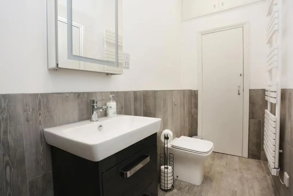 Bournecoast: Modern Apartment Near Town/Beach-2754 Bournemouth