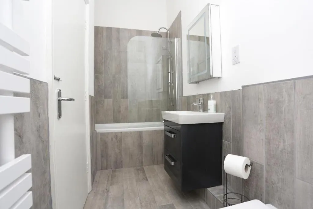 Bournecoast: Modern Apartment Near Town/Beach-2754 Bournemouth